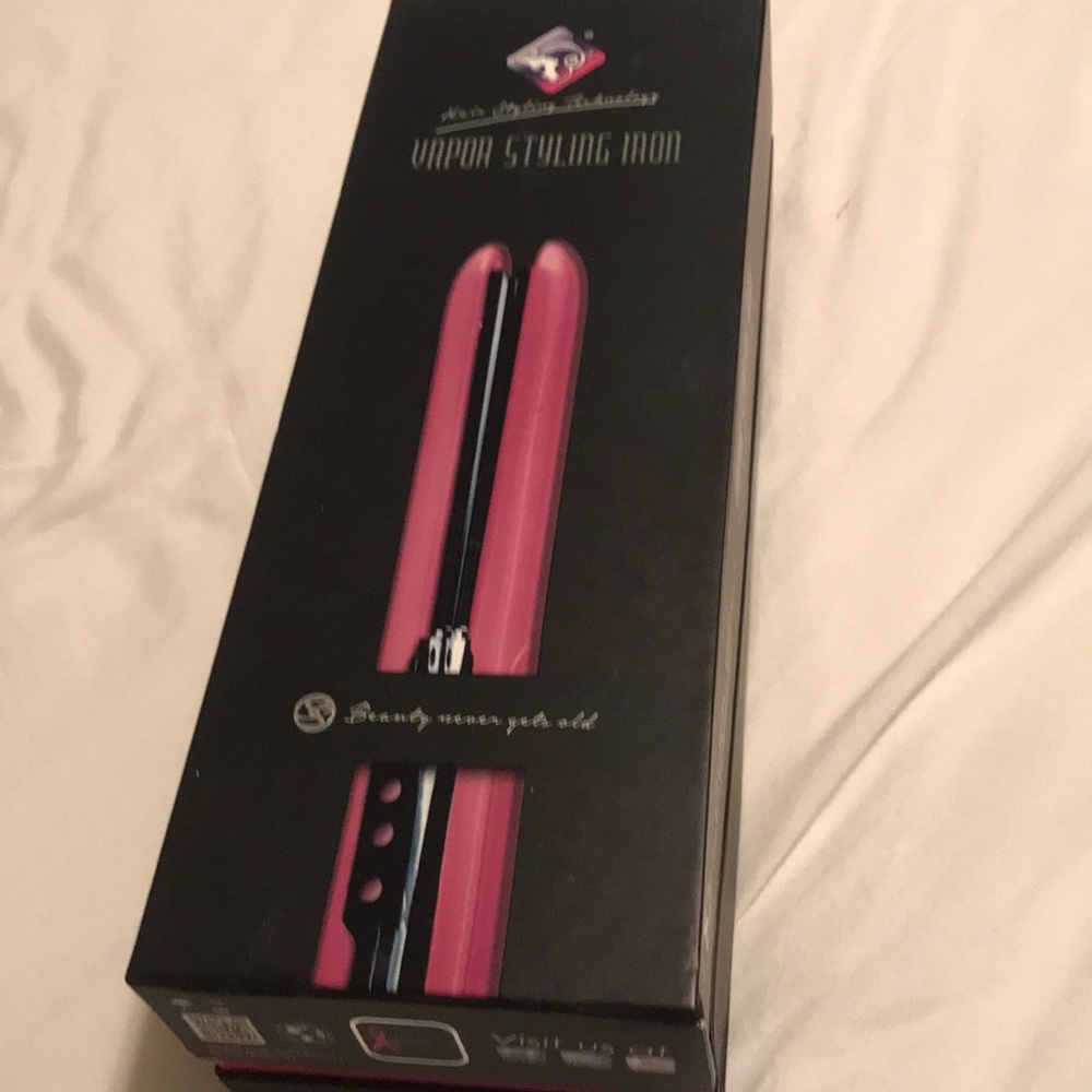 Vapor styling iron
